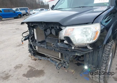 2015 Toyota Tacoma Base V6 из США, поврежденный, VIN 3TMLU4EN9FM178802